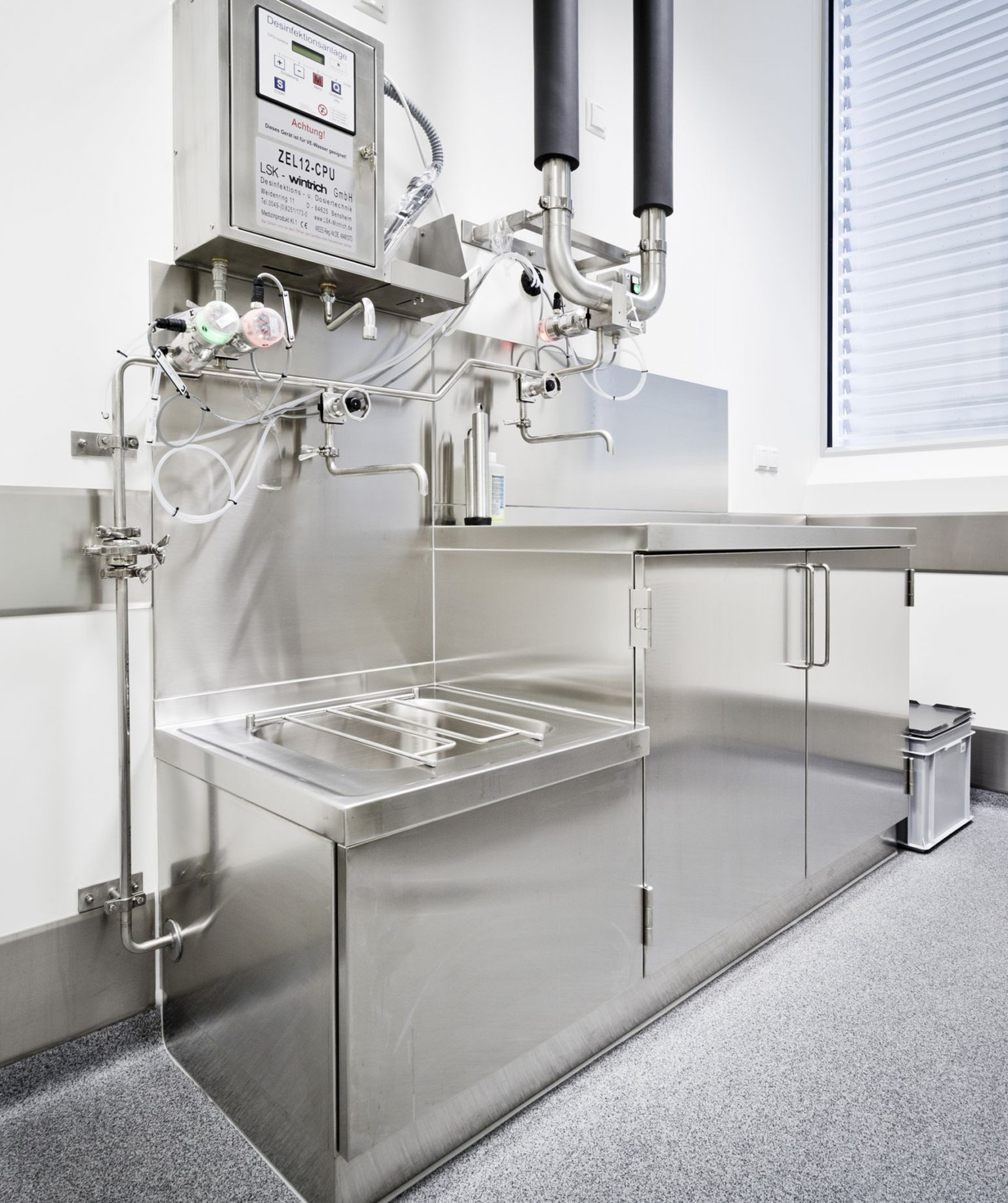 Schränke und Möbelverbauten - Reinraum-Funktionsmöbel | Kiefer technic